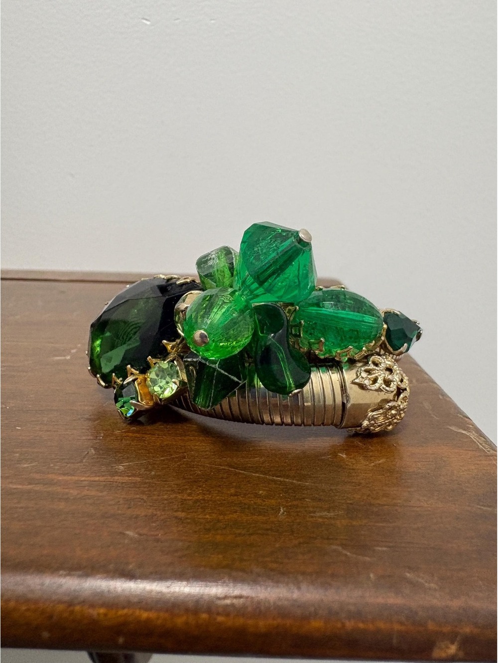 Vintage Chunky Green Rhinestone and Faux Stone Gold Tone Omega Bracelet